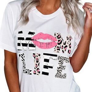 NWT Leopard Mom Life Lips White T-Shirt